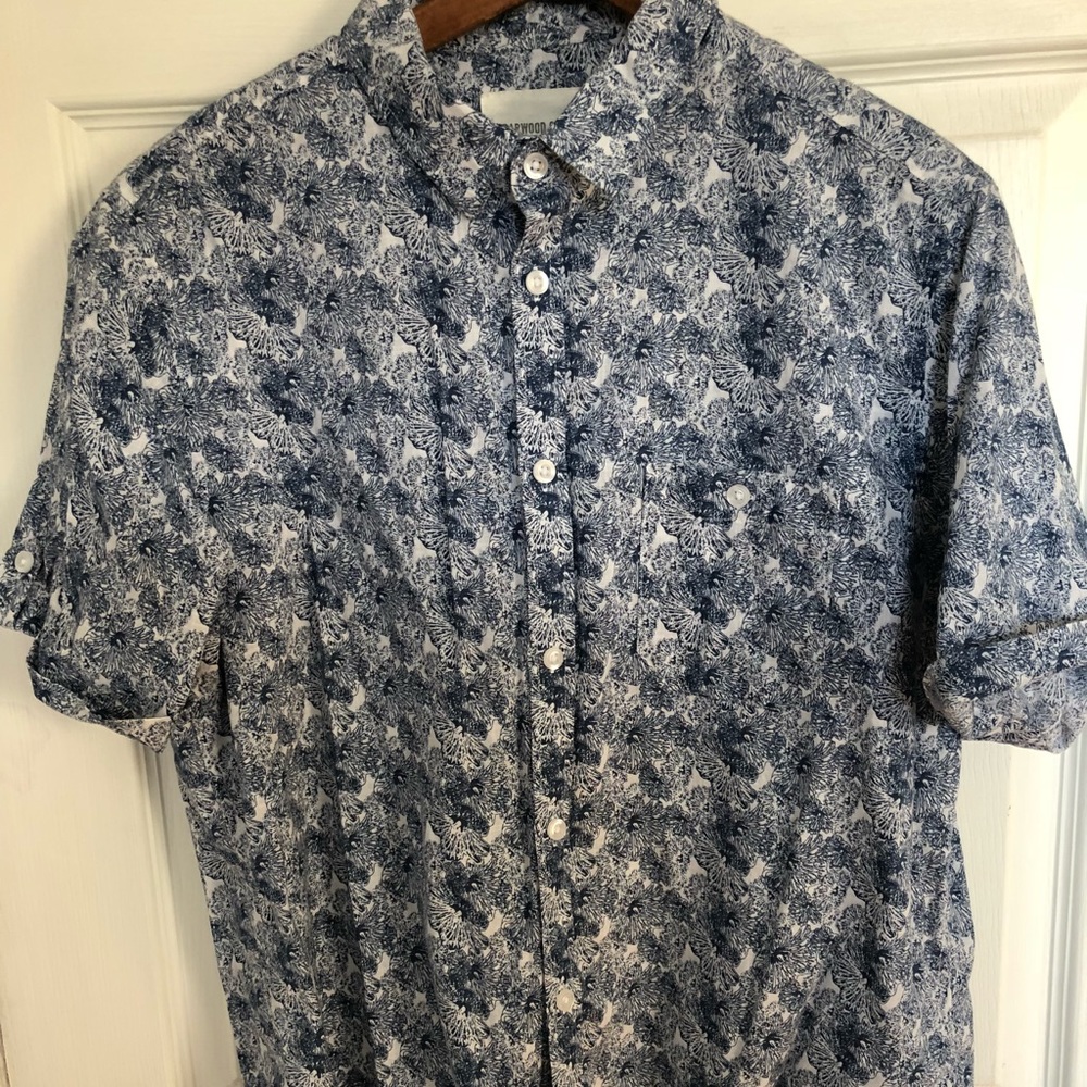 Short sleeve casual button down